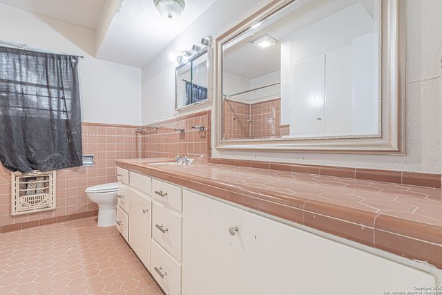 1157 Garraty Rd Apt A, Terrell Hills, TX 78209