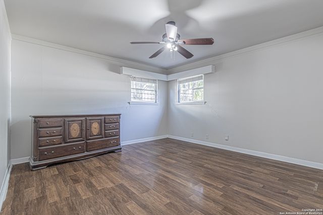 1157 Garraty Rd Apt A, Terrell Hills, TX 78209