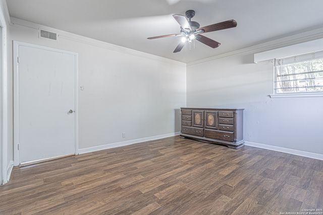 1157 Garraty Rd Apt A, Terrell Hills, TX 78209