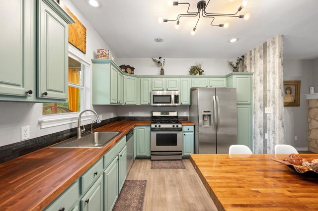 190 Brownson LN, Driftwood, TX 78619