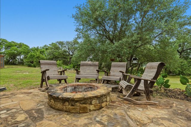 190 Brownson LN, Driftwood, TX 78619