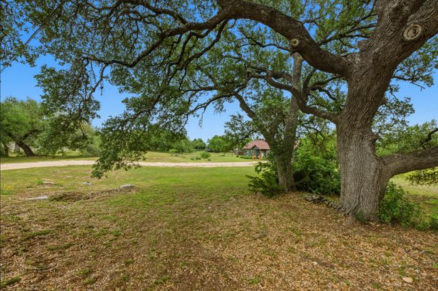 190 Brownson LN, Driftwood, TX 78619