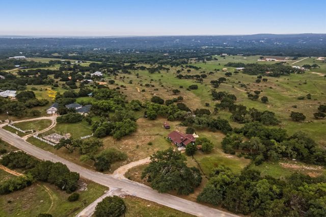 190 Brownson LN, Driftwood, TX 78619