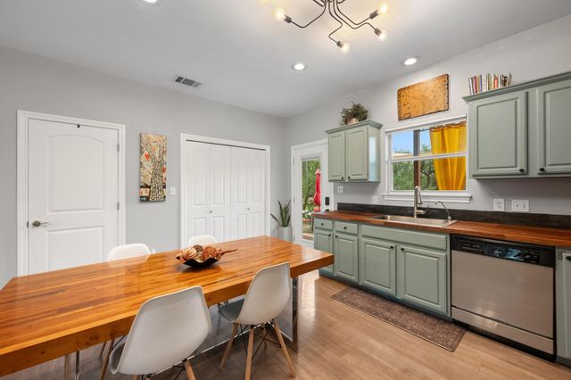 190 Brownson LN, Driftwood, TX 78619