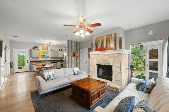 190 Brownson LN, Driftwood, TX 78619