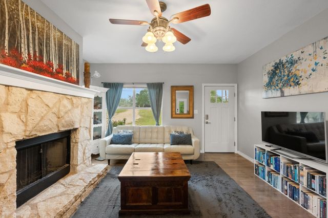 190 Brownson LN, Driftwood, TX 78619