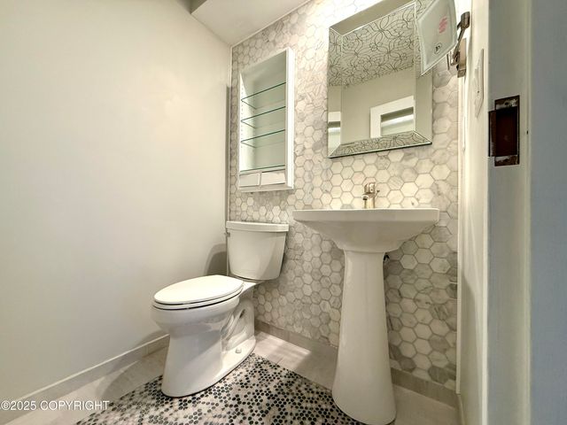 1113 W Fireweed Lane 505, Anchorage, AK 99503