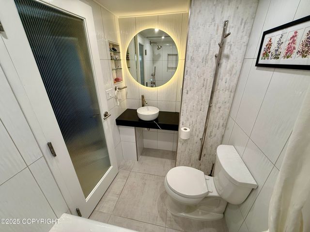 1113 W Fireweed Lane 505, Anchorage, AK 99503