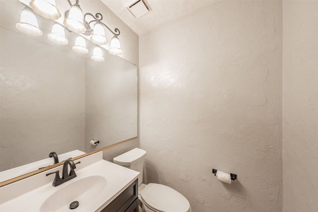 4633 Waterway Drive N, Fort Worth, TX 76137