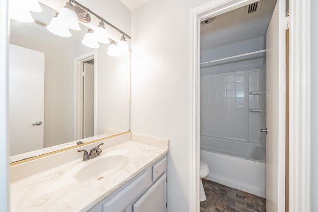 4633 Waterway Drive N, Fort Worth, TX 76137