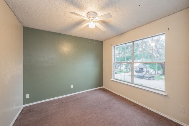 4633 Waterway Drive N, Fort Worth, TX 76137