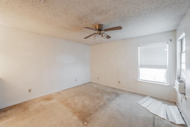 4633 Waterway Drive N, Fort Worth, TX 76137