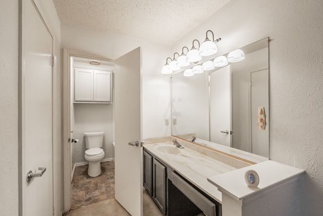 4633 Waterway Drive N, Fort Worth, TX 76137