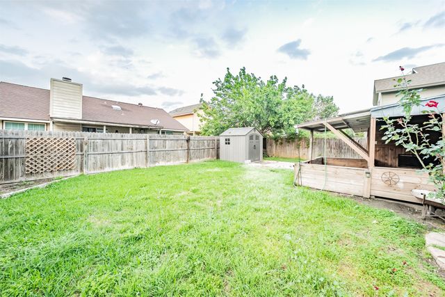 4633 Waterway Drive N, Fort Worth, TX 76137