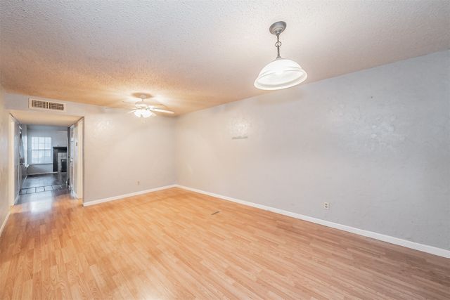 4633 Waterway Drive N, Fort Worth, TX 76137