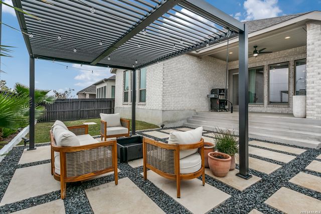 2134 knippa, San Antonio, TX 78253