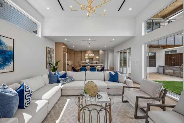 7211 Coronado Avenue, Dallas, TX 75214