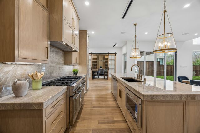 7211 Coronado Avenue, Dallas, TX 75214