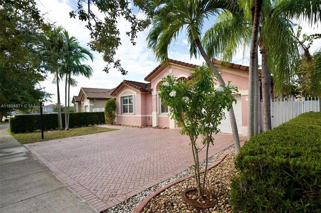 15451 SW 22nd Ter, Miami, FL 33185