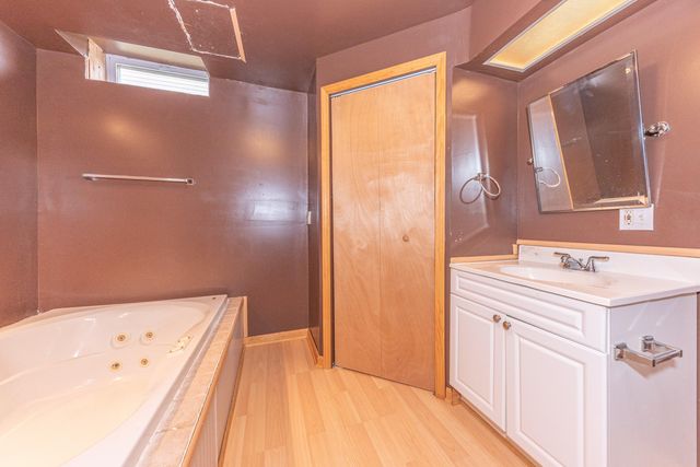 7621 Carlton Drive, Ypsilanti City, MI 48197