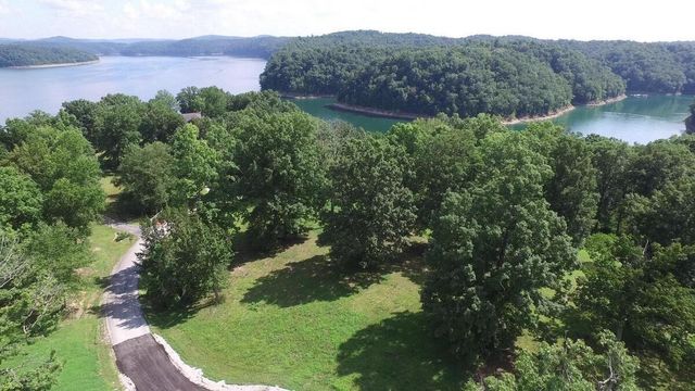 29 Hickory Point Drive, Monticello, KY 42633