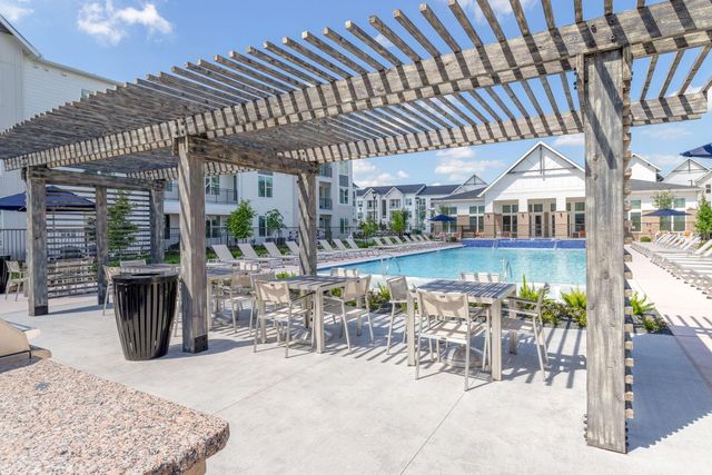 13939 Hillcroft Street 10102, Houston, TX 77085