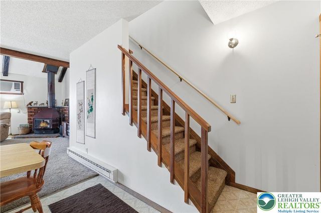 182 Upper Village Way, Jackson Twp, PA 18372