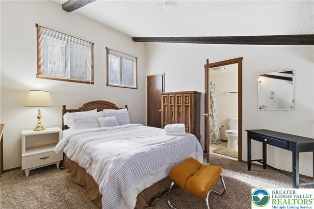 182 Upper Village Way, Jackson Twp, PA 18372