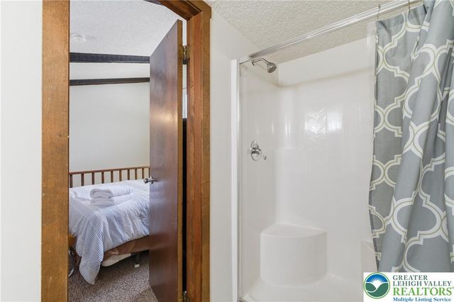 182 Upper Village Way, Jackson Twp, PA 18372