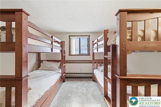 182 Upper Village Way, Jackson Twp, PA 18372