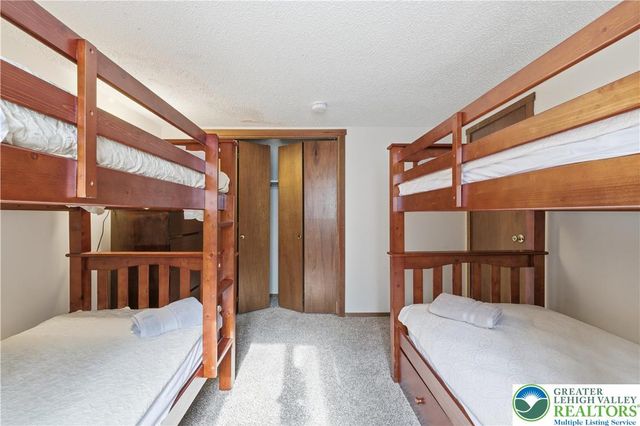 182 Upper Village Way, Jackson Twp, PA 18372