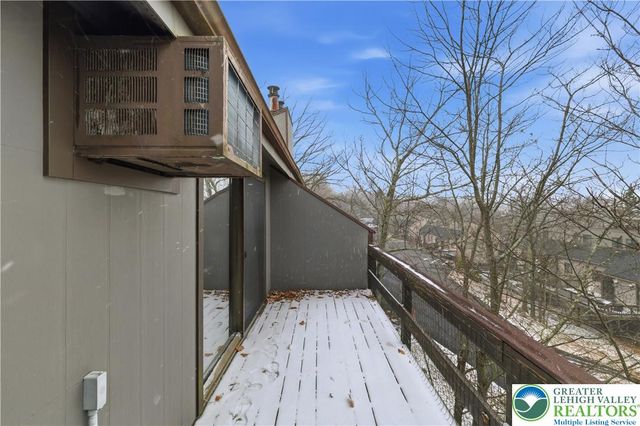 182 Upper Village Way, Jackson Twp, PA 18372