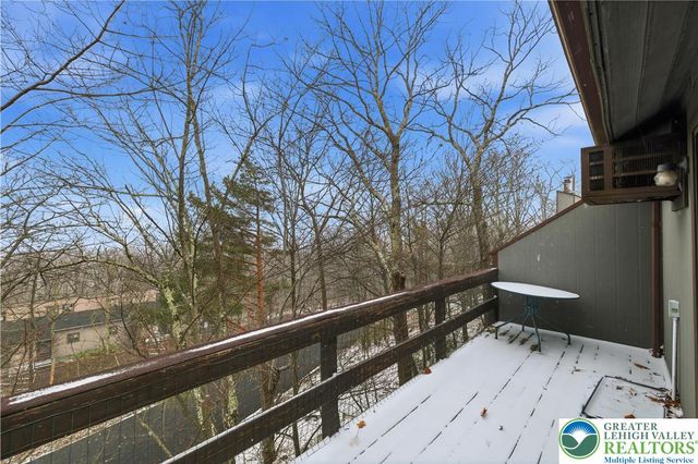 182 Upper Village Way, Jackson Twp, PA 18372