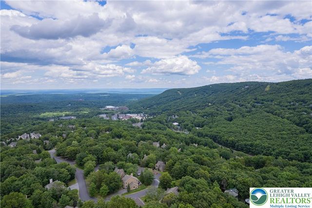 182 Upper Village Way, Jackson Twp, PA 18372