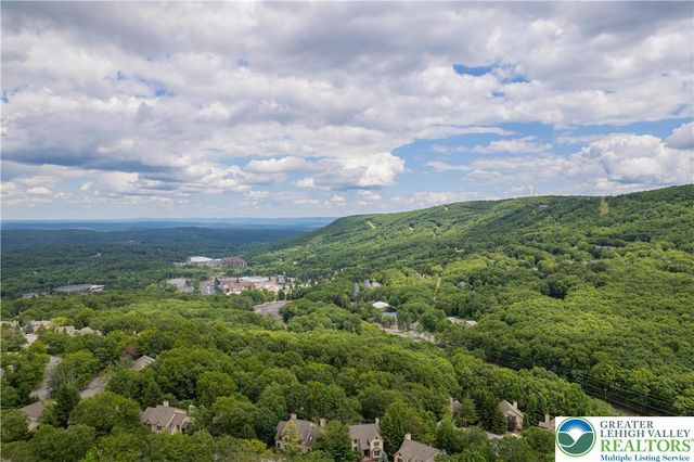 182 Upper Village Way, Jackson Twp, PA 18372