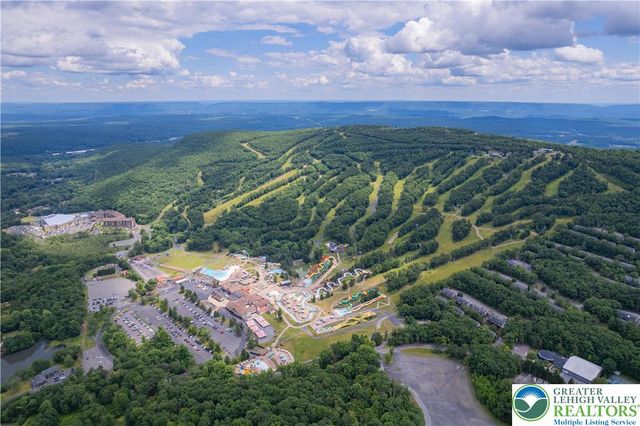 182 Upper Village Way, Jackson Twp, PA 18372