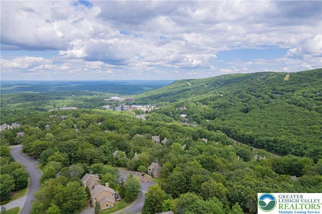 182 Upper Village Way, Jackson Twp, PA 18372