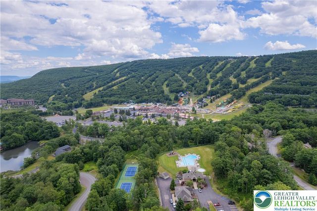 182 Upper Village Way, Jackson Twp, PA 18372