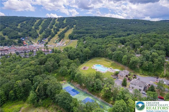 182 Upper Village Way, Jackson Twp, PA 18372