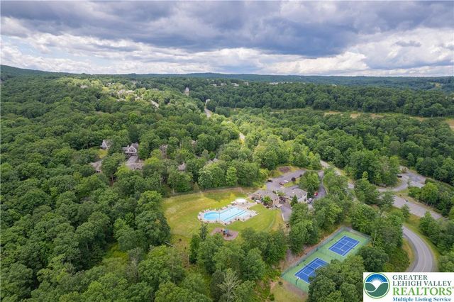 182 Upper Village Way, Jackson Twp, PA 18372