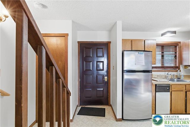 182 Upper Village Way, Jackson Twp, PA 18372