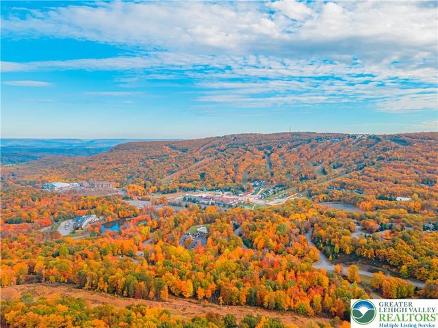 182 Upper Village Way, Jackson Twp, PA 18372