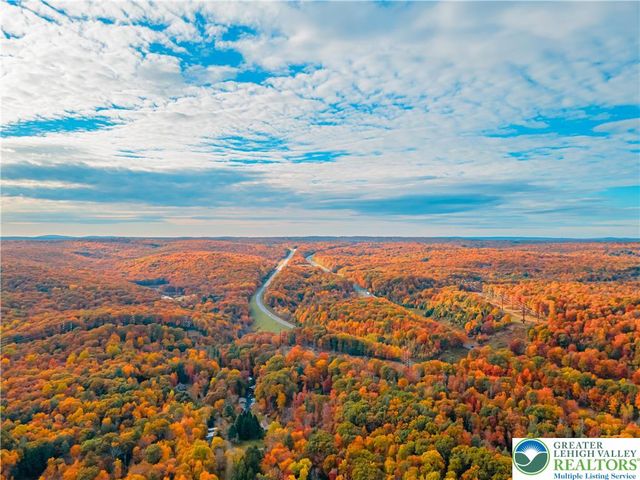 182 Upper Village Way, Jackson Twp, PA 18372