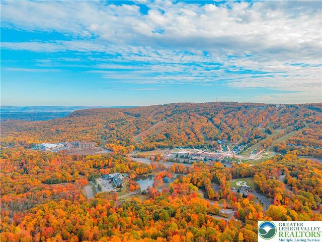 182 Upper Village Way, Jackson Twp, PA 18372