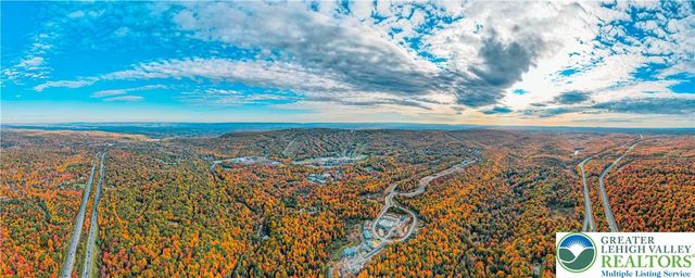 182 Upper Village Way, Jackson Twp, PA 18372