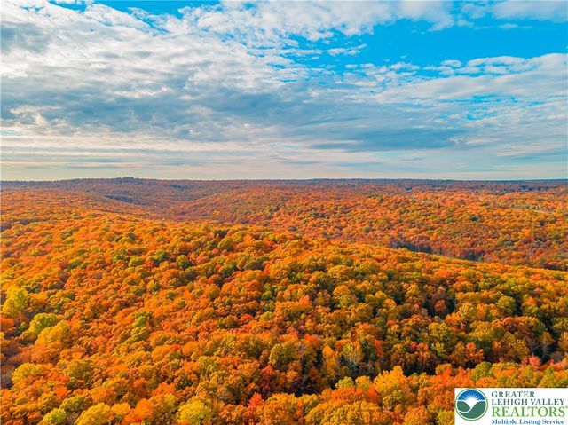 182 Upper Village Way, Jackson Twp, PA 18372