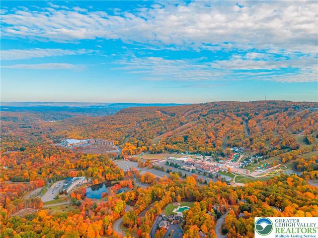 182 Upper Village Way, Jackson Twp, PA 18372