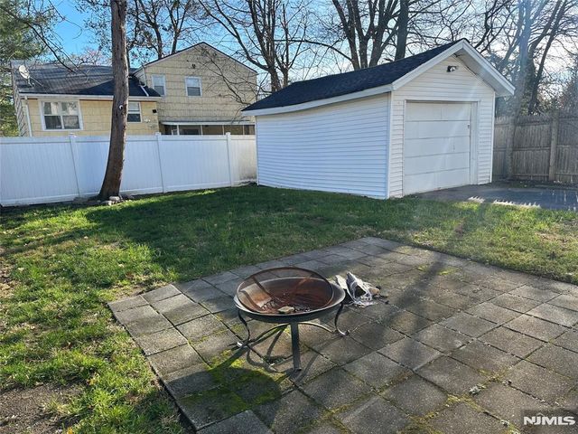 23 1st Street 2, Bergenfield, NJ 07621