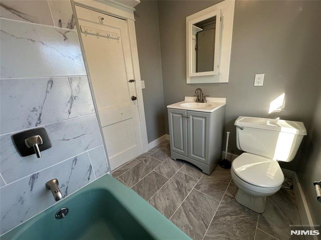 23 1st Street 2, Bergenfield, NJ 07621