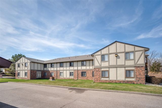 16432 Clarkson Drive 61, Fraser, MI 48026